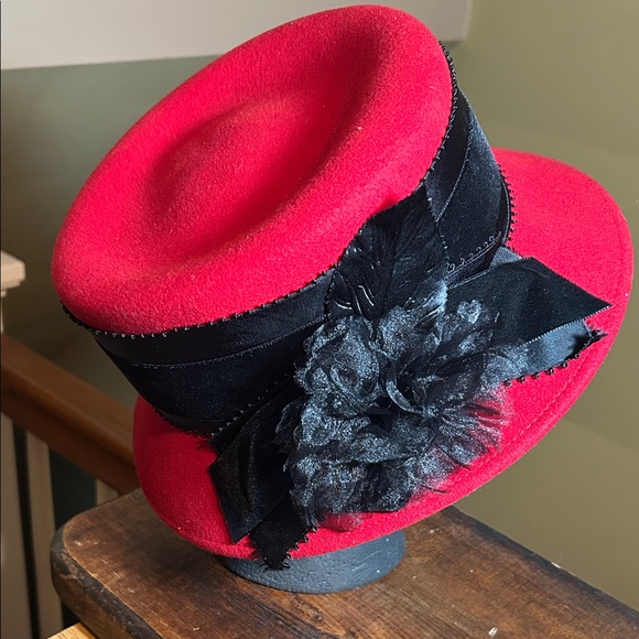 Vintage Bernar New York Red and Black Women\'s Derby Hat main image 7